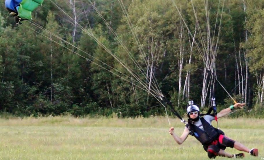 Canopy piloting (Swooping)